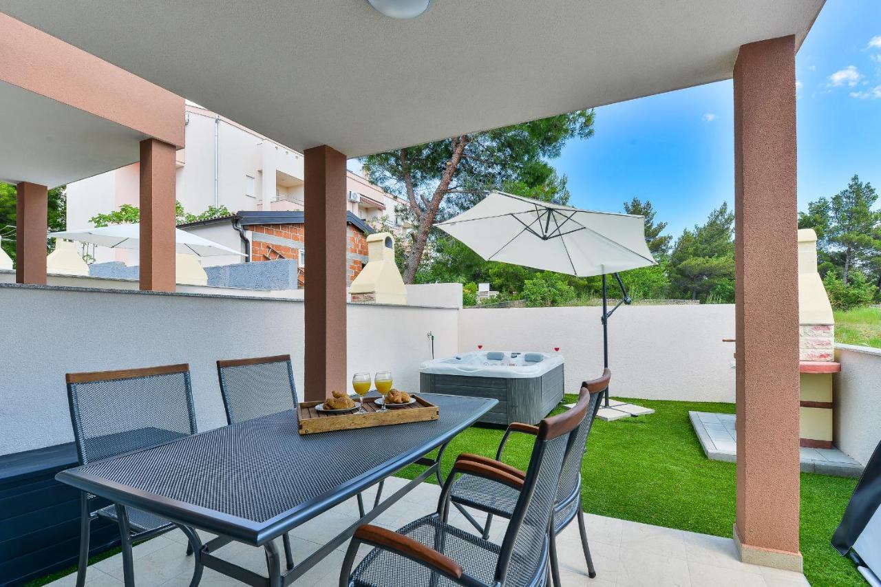 Cascada Villas With Private Jacuzzi And Private Parking Starigrad Paklenica Ngoại thất bức ảnh